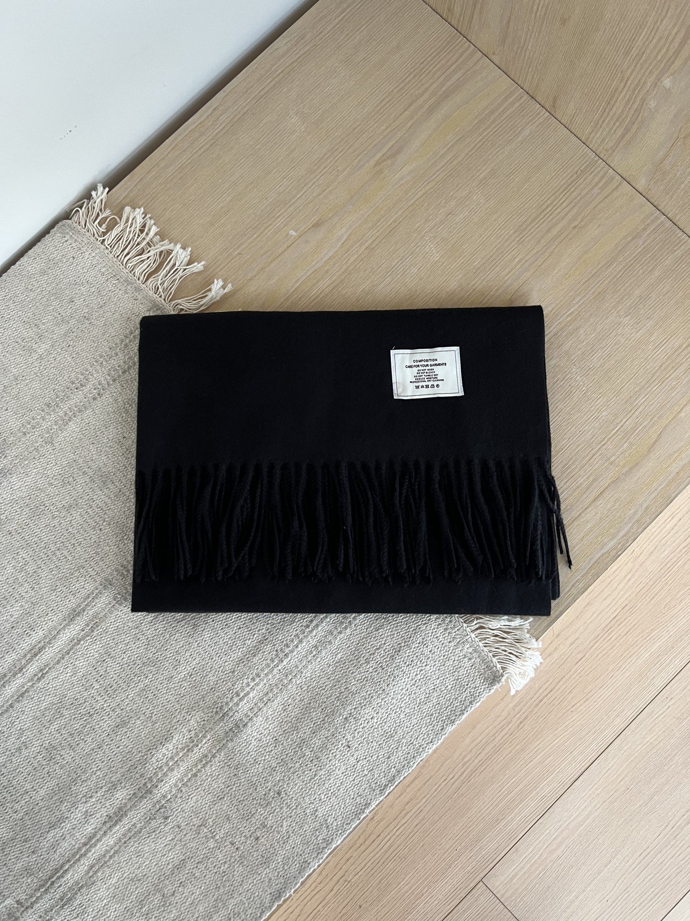 Solid Scarf Tracymade black