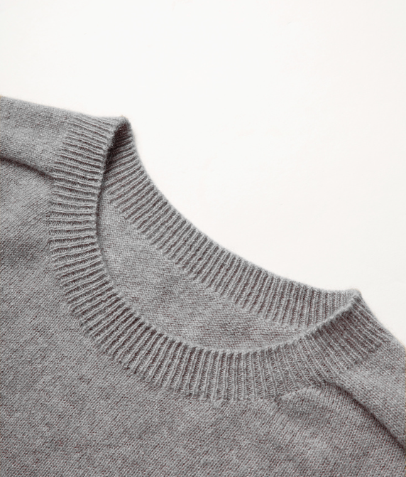 100% cashmere soft and fluffy cloud-like knitted sweater Tracymade