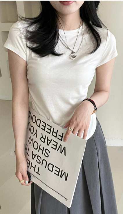 A slimming and cooling T-shirt that flatters the waist shape Tracymade 4（S） white