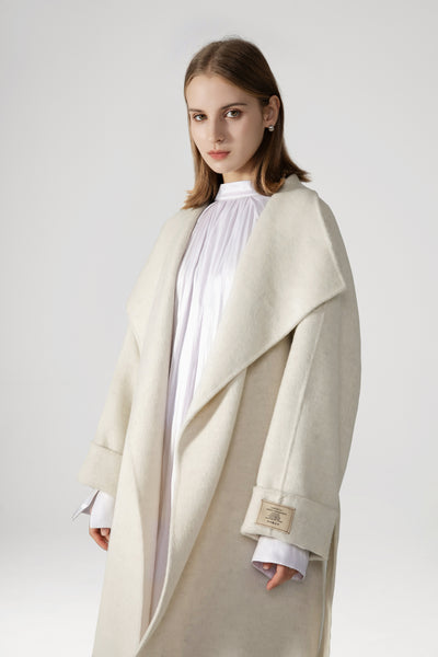 Woolen Coat With Belt Tracymade