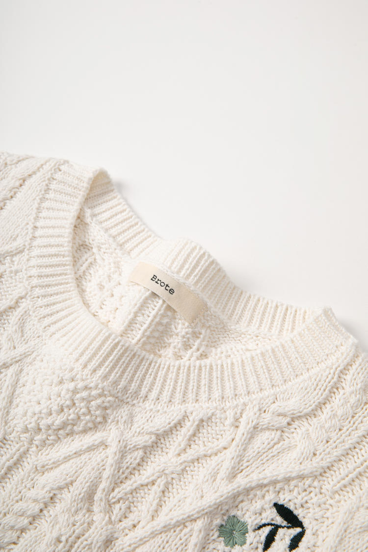 French laid-back embroidered knitted top Tracymade